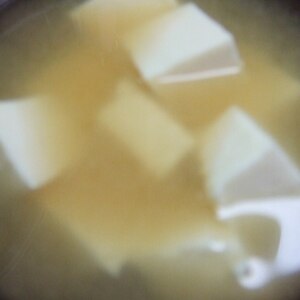豆腐のお味噌汁（昆布だし）